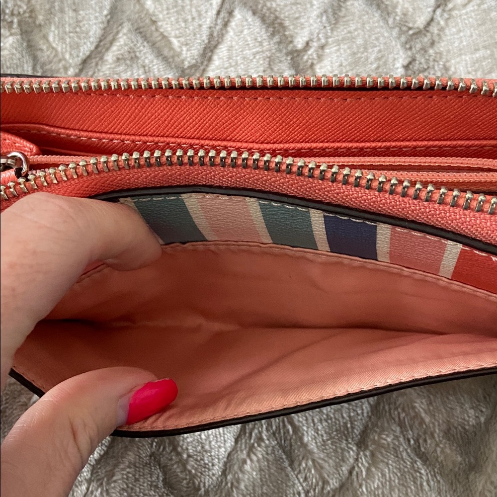 Coach Peyton Multistripe Zip Wallet. - Picture 7 of 10